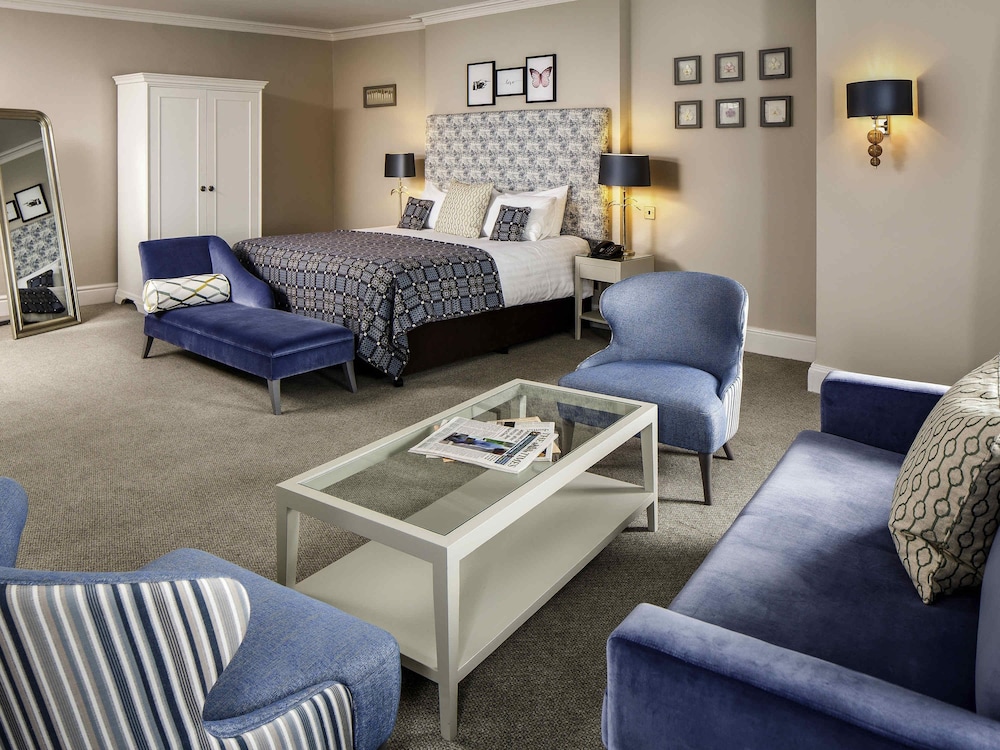 Mercure Gloucester Bowden Hall Hotel 45/70