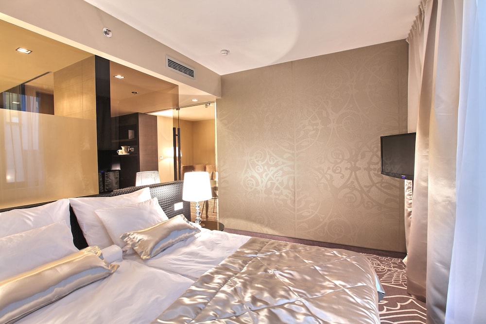 Zijin Hotel 32/74