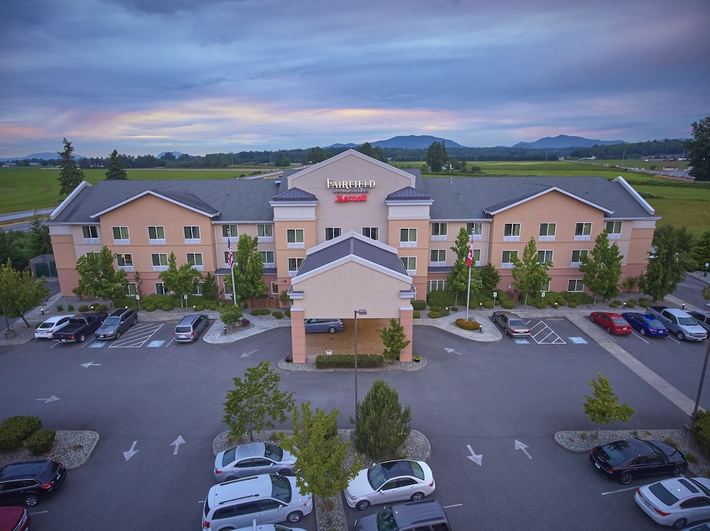 Fairfield Inn Suites By Marriott Burlington 28/32