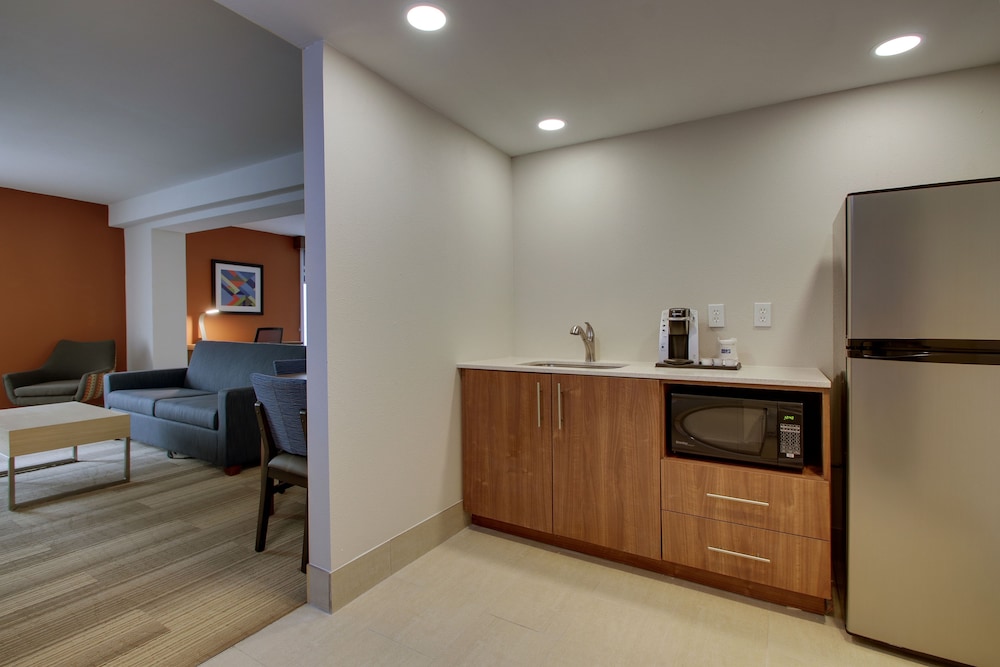 Holiday Inn Express Voorhees - Mt. Laurel 9/37