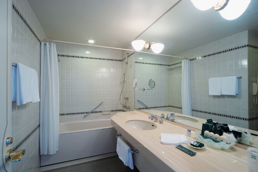 Rihga Royal Hotel Hiroshima 44/46