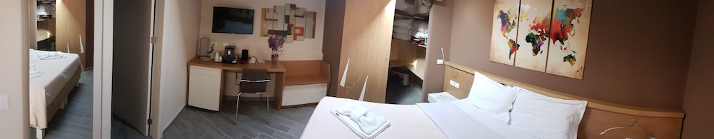 Hospitality Hotel 3/57
