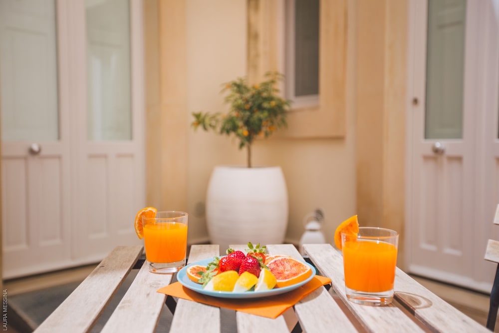 Lemoni Suite 42/56