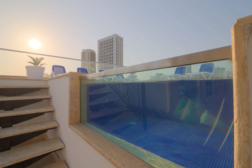 swimming pool spa
