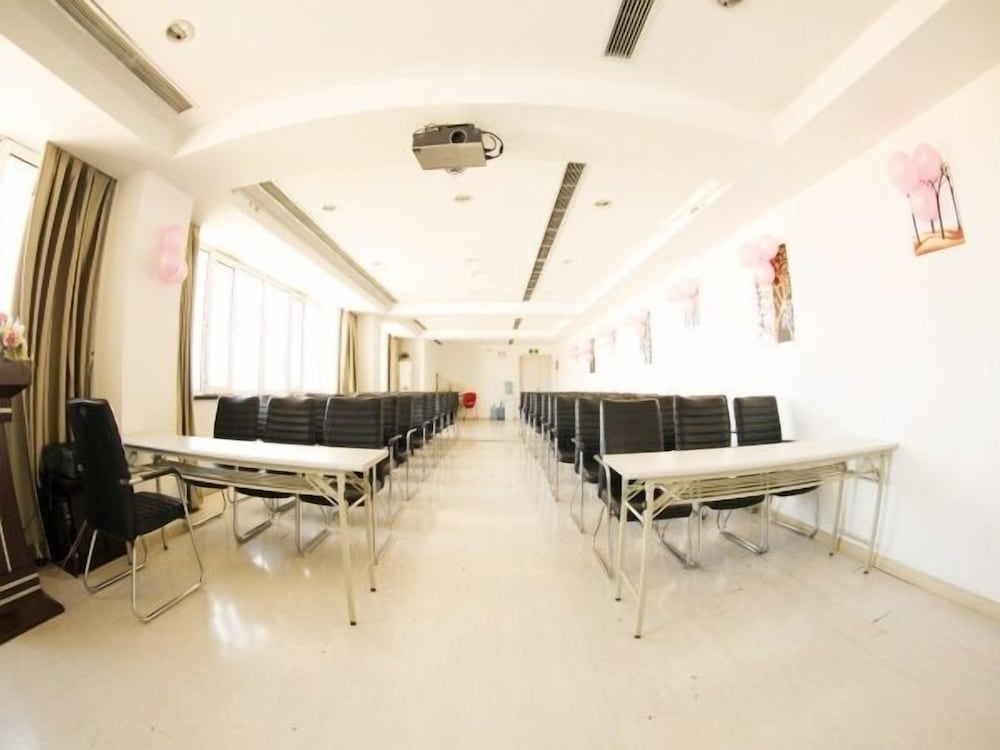 Jinjiang Inn (Harbin Xidazhi Street Hexinglu Road Metro Station) 29/38