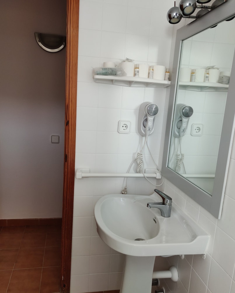 Aparthotel Puerto Cala Vadella 7/32