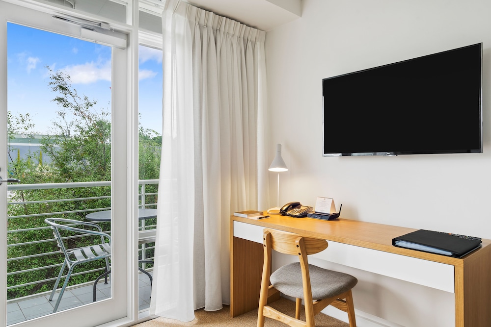 MainStay Suites Williamstown 30/63