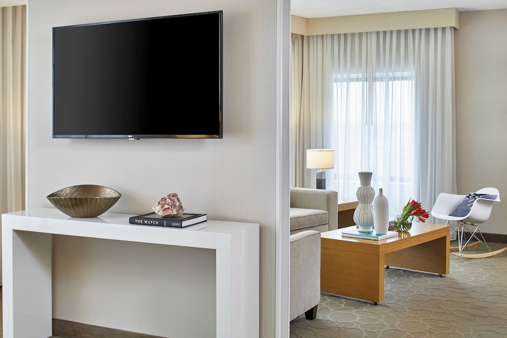 Renaissance Chicago Glenview Suites Hotel 38/72