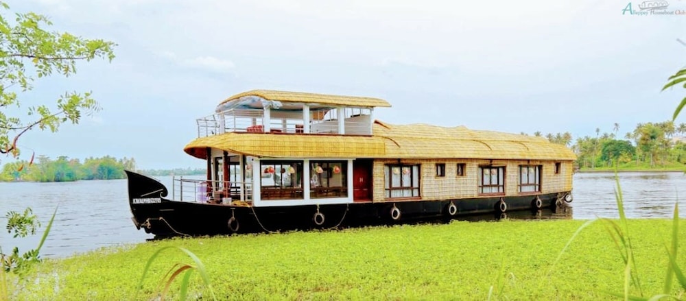 COSY HOUSEBOATS 7/50
