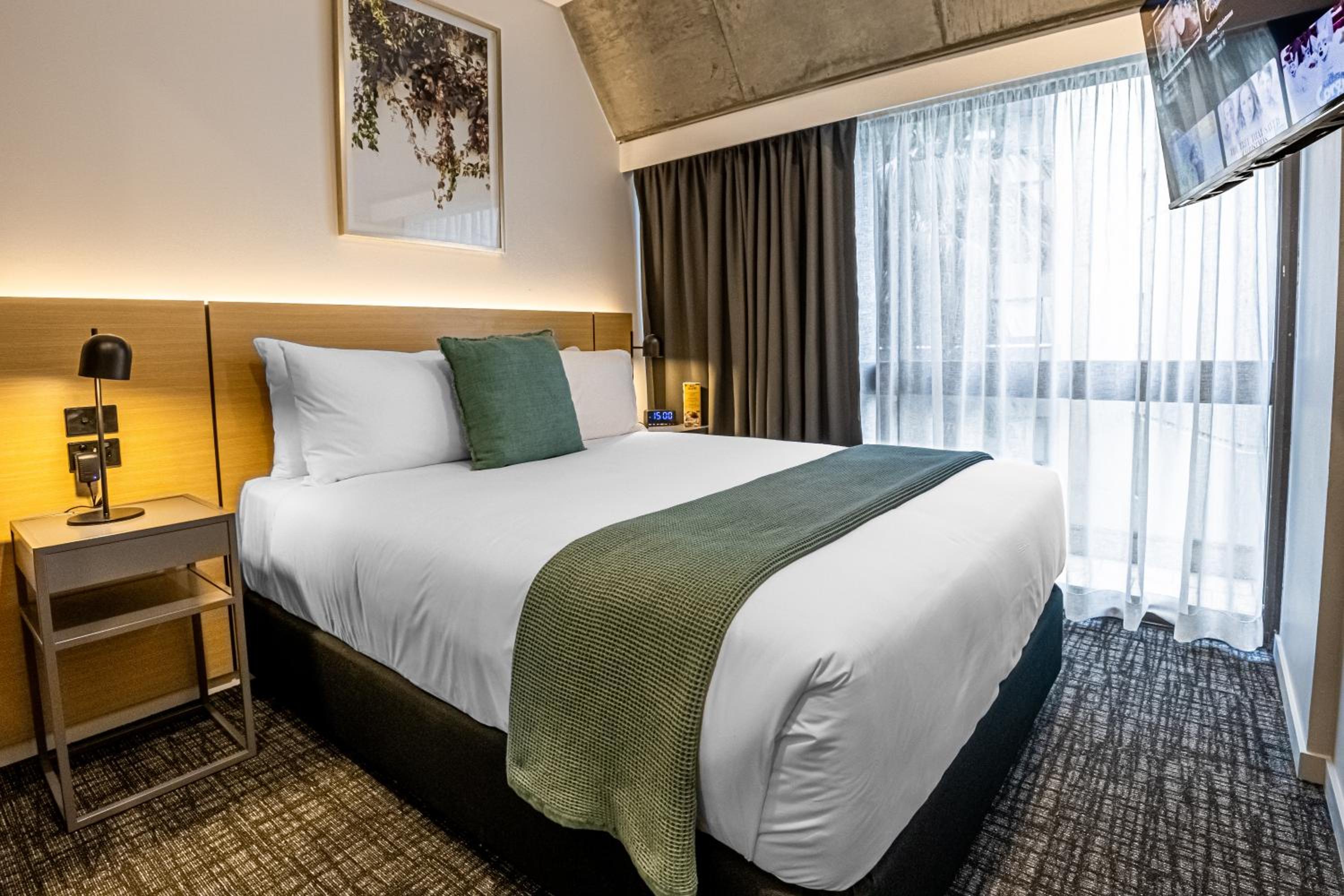 Micro Room, King Bed, Queen Bed