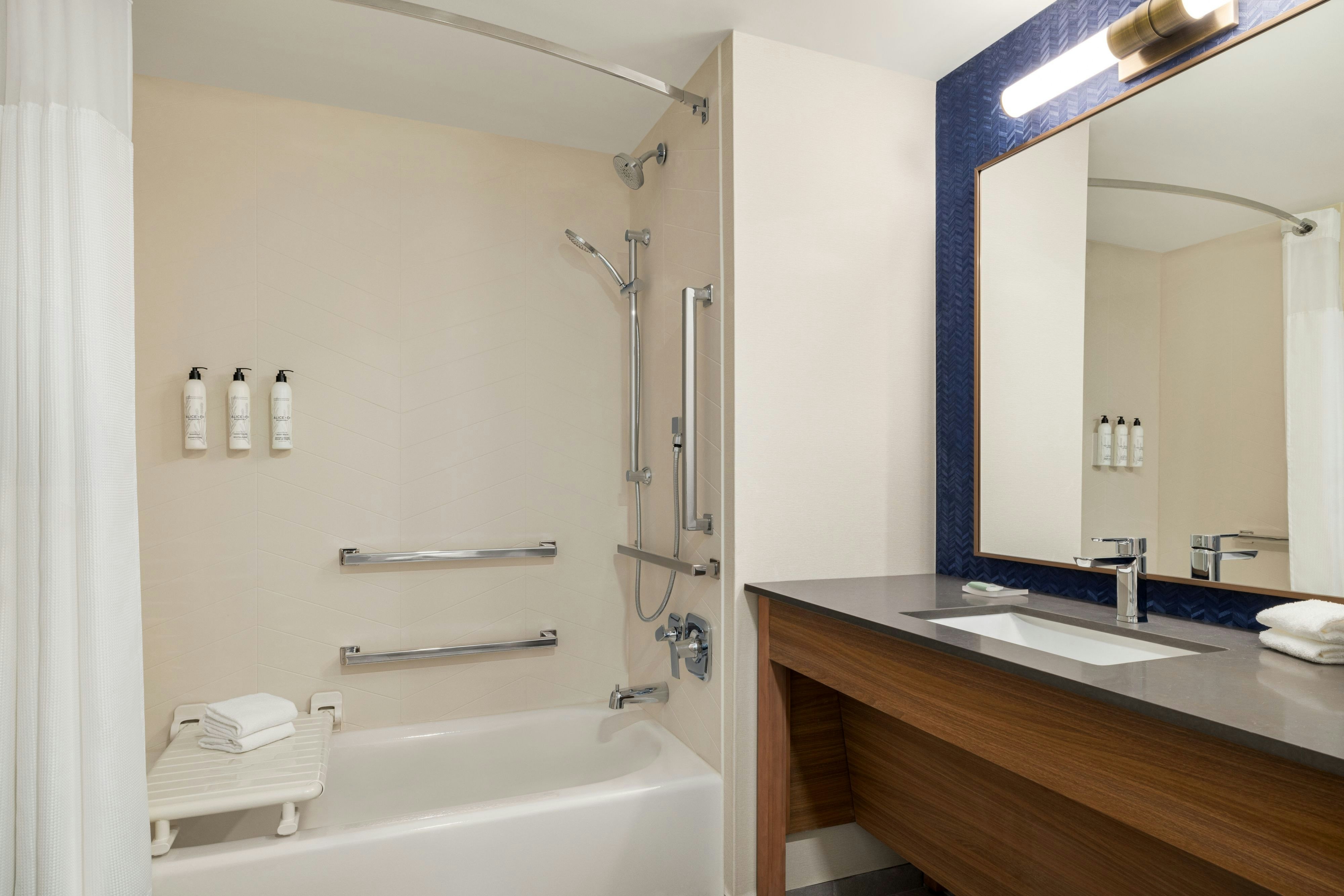 Hotel Monona 10/11