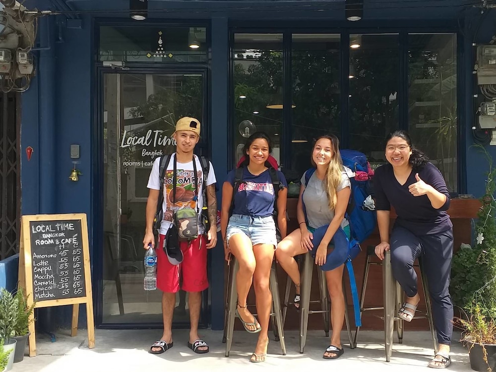 Local Time Bangkok - Hostel 4/25
