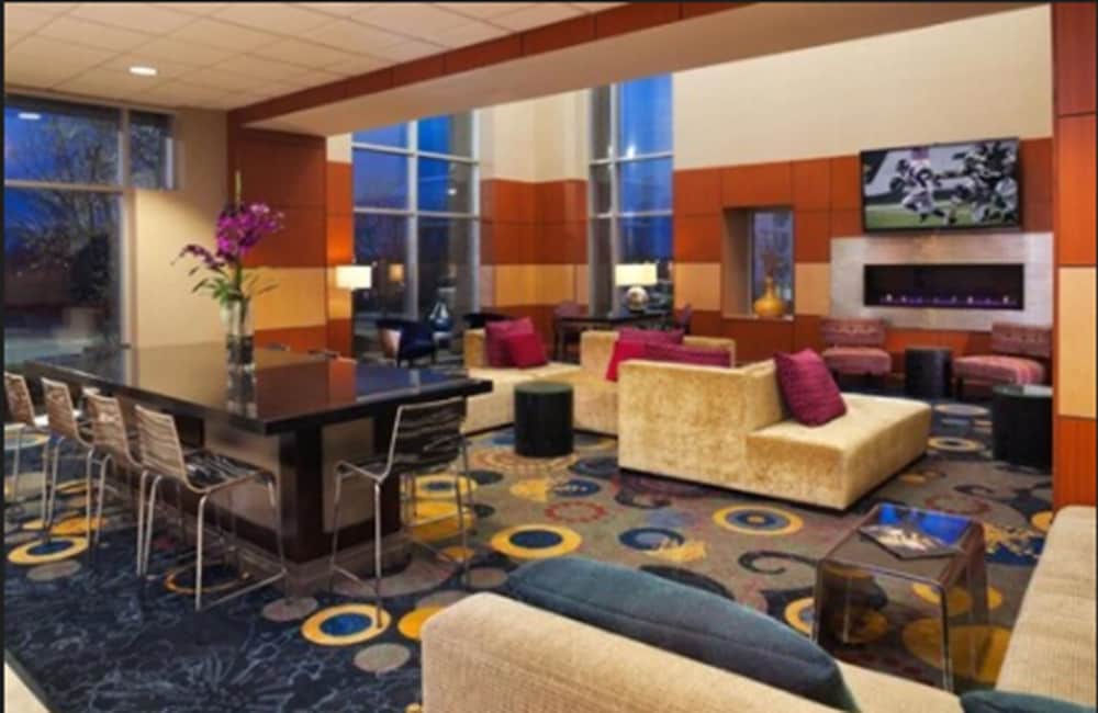 Doubletree By Hilton Roseville Minneapolis 17/40