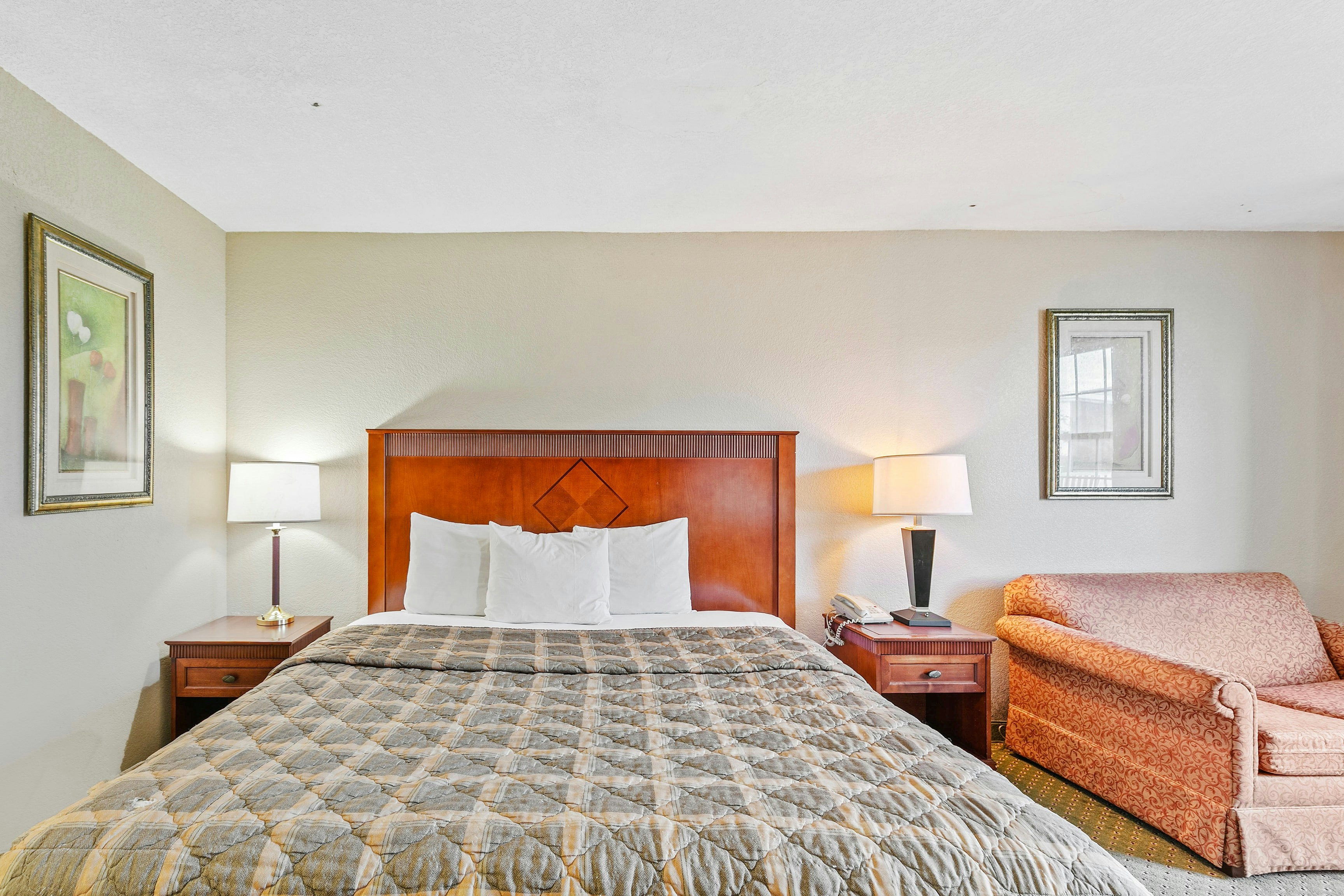 Moonlight Inn Hotel O Hattiesburg, MS 24/54