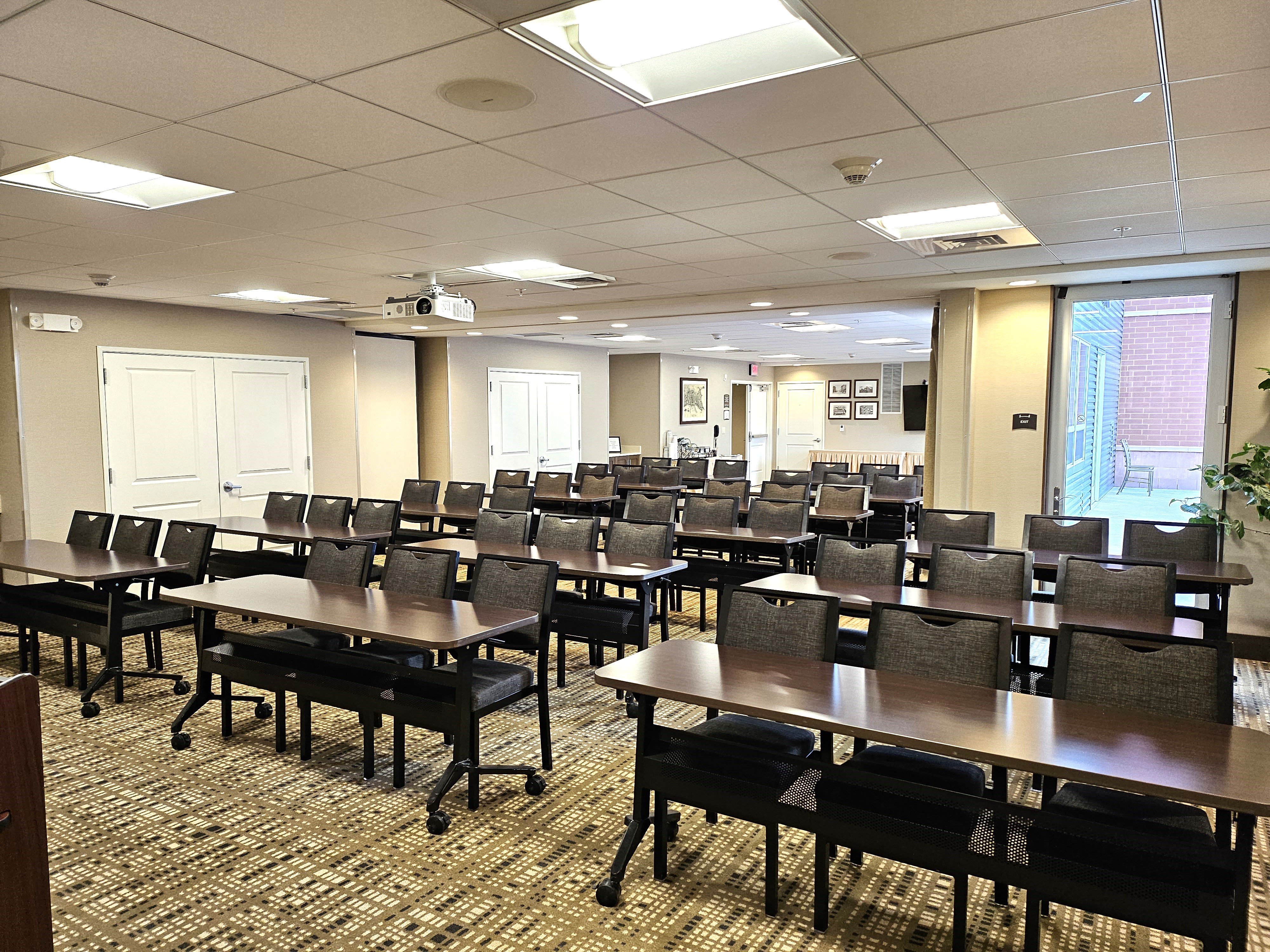 STAYBRIDGE SUITES MARQUETTE 71/82