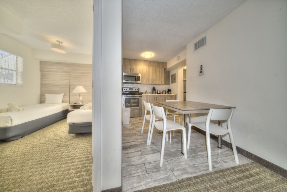 Club Lux Resort By the Beach 53/67