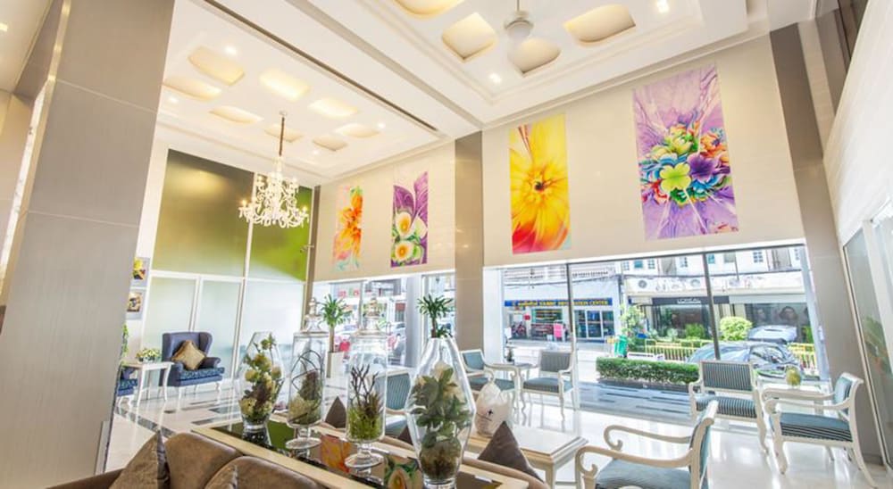 PRATUNAM CITY INN 47/54