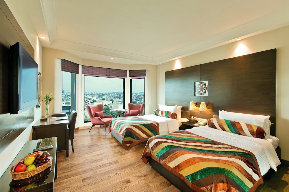 THE LALIT JAIPUR 15/50