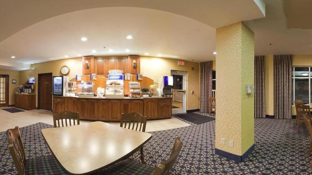 Holiday Inn Express Hotel Suites Mountain Home 18/58