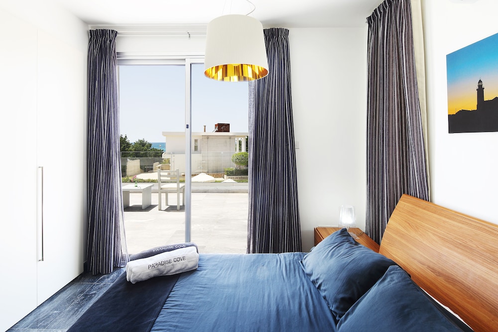 Paradise Cove Luxurious Beach Villas 6/50