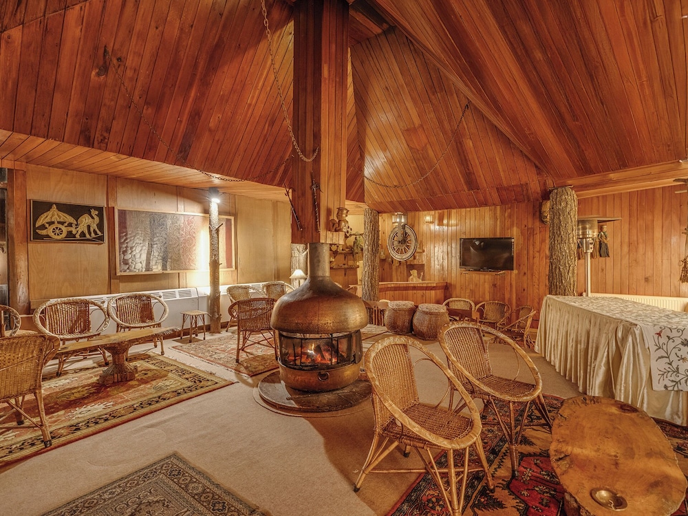 PAHALGAM HOTEL 30/39