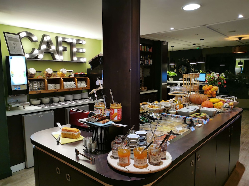 restaurant cafeteria