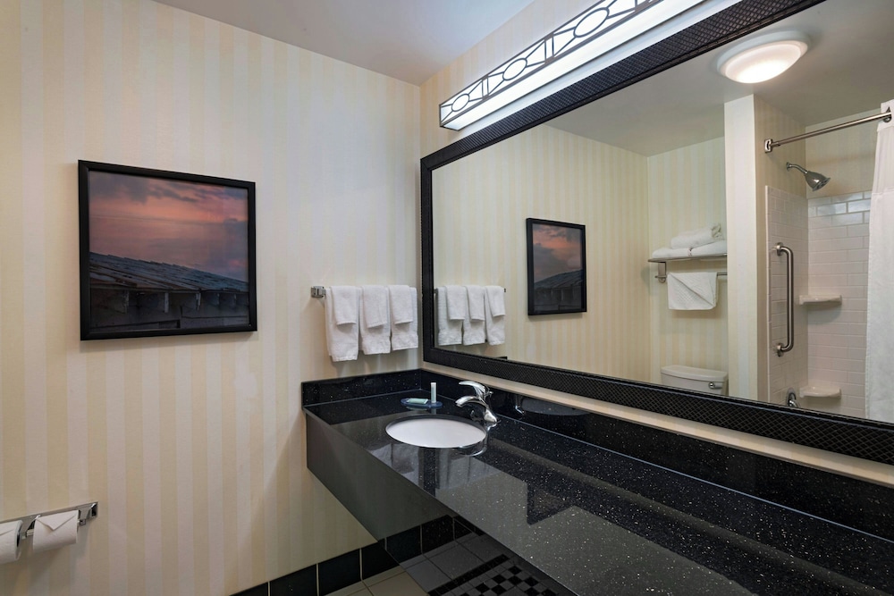 Fairfield Inn and Suites Tulsa South Medical District 46/47