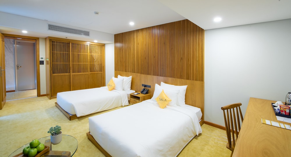 Sala Danang Beach Hotel 13/75