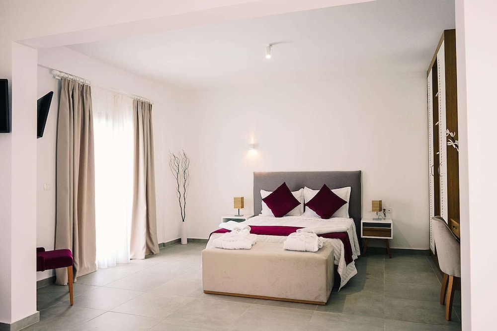 Stavros Beach Hotel 12/50