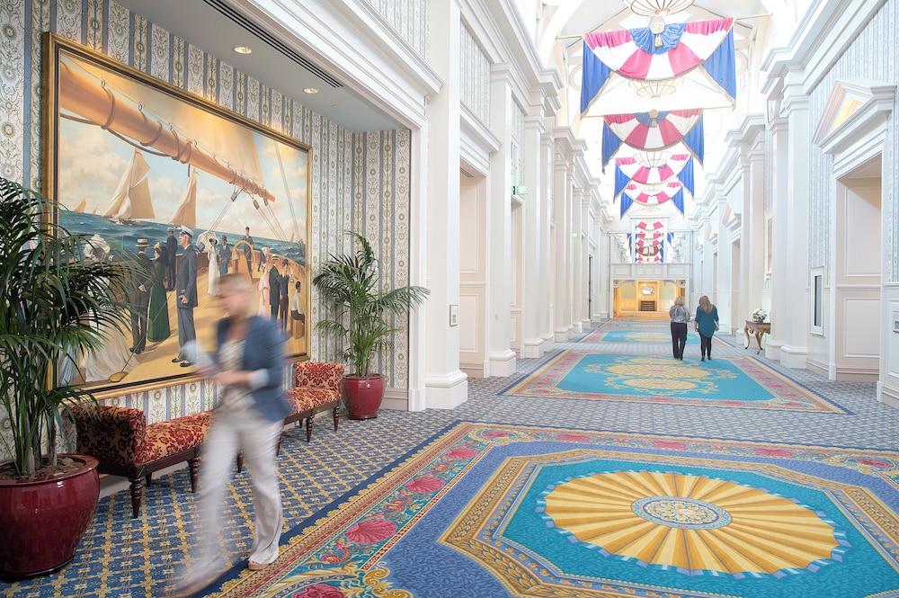 Disneys Yacht Club Resort 38/50