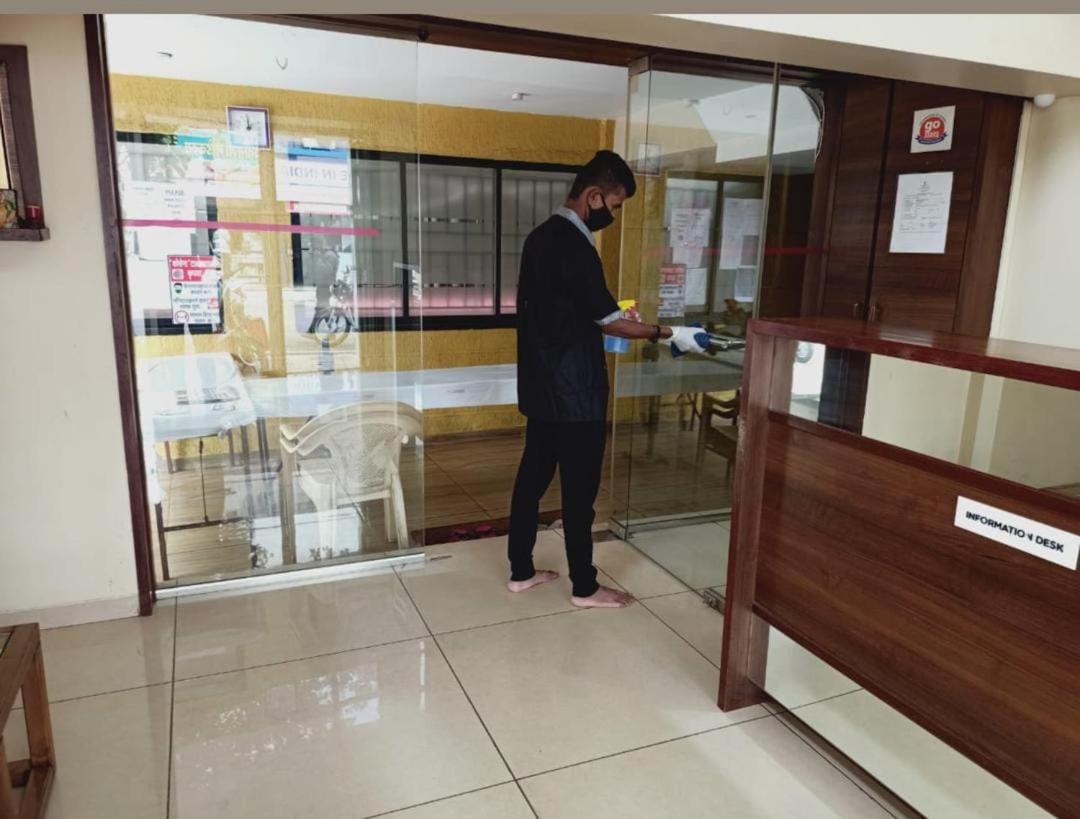 Hotel Darshan 4/18