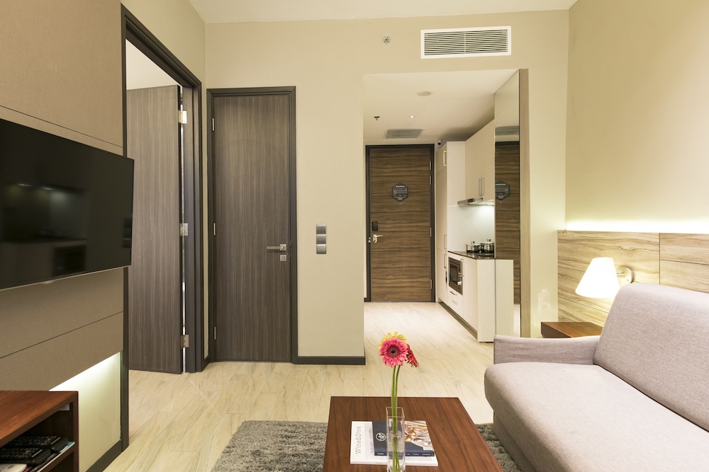 Louis Kienne Serviced Residences 26/65