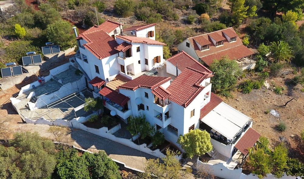 Drymna Hotel 3/50