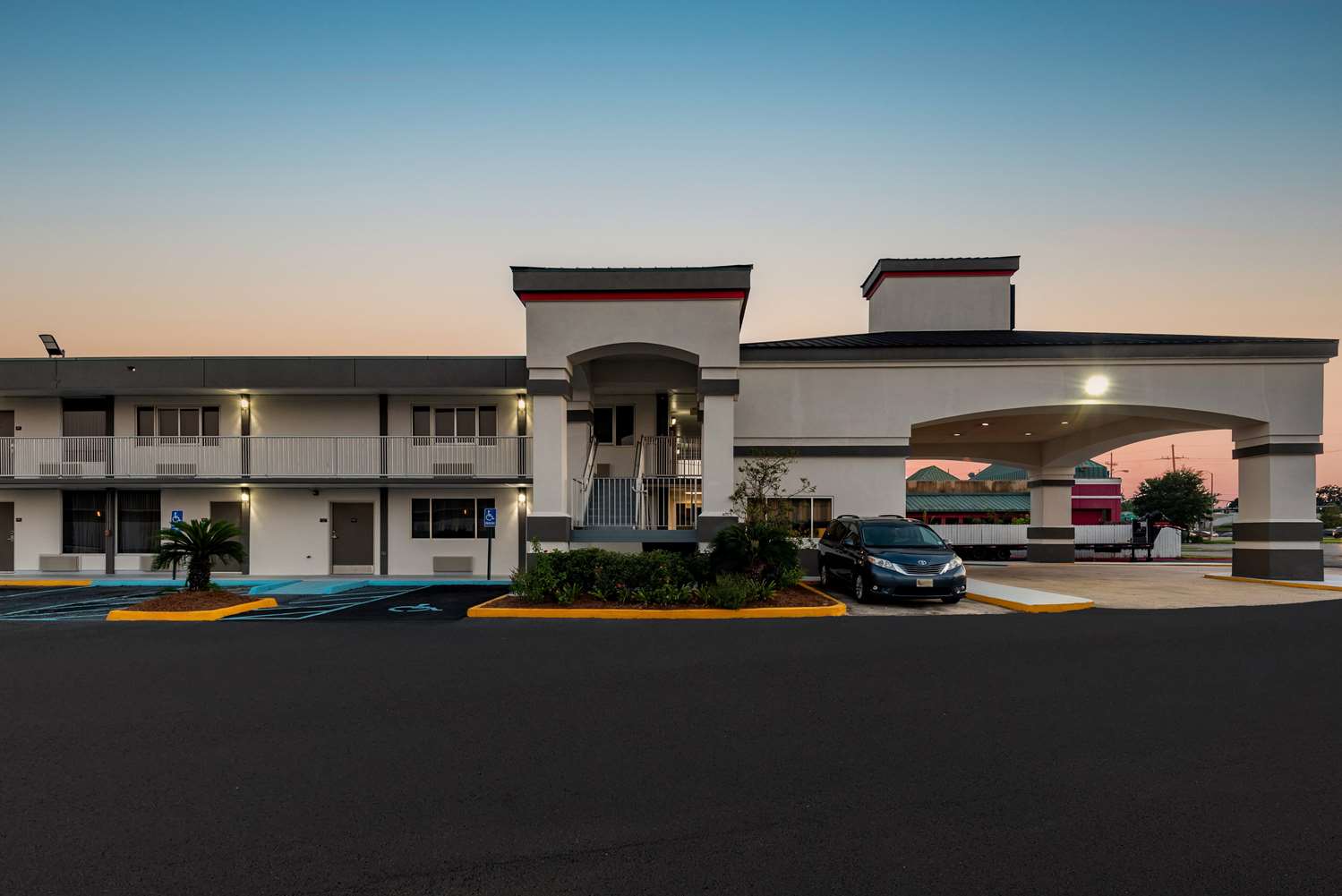 Super 8 by Wyndham Baton Rouge/I-10 5/31