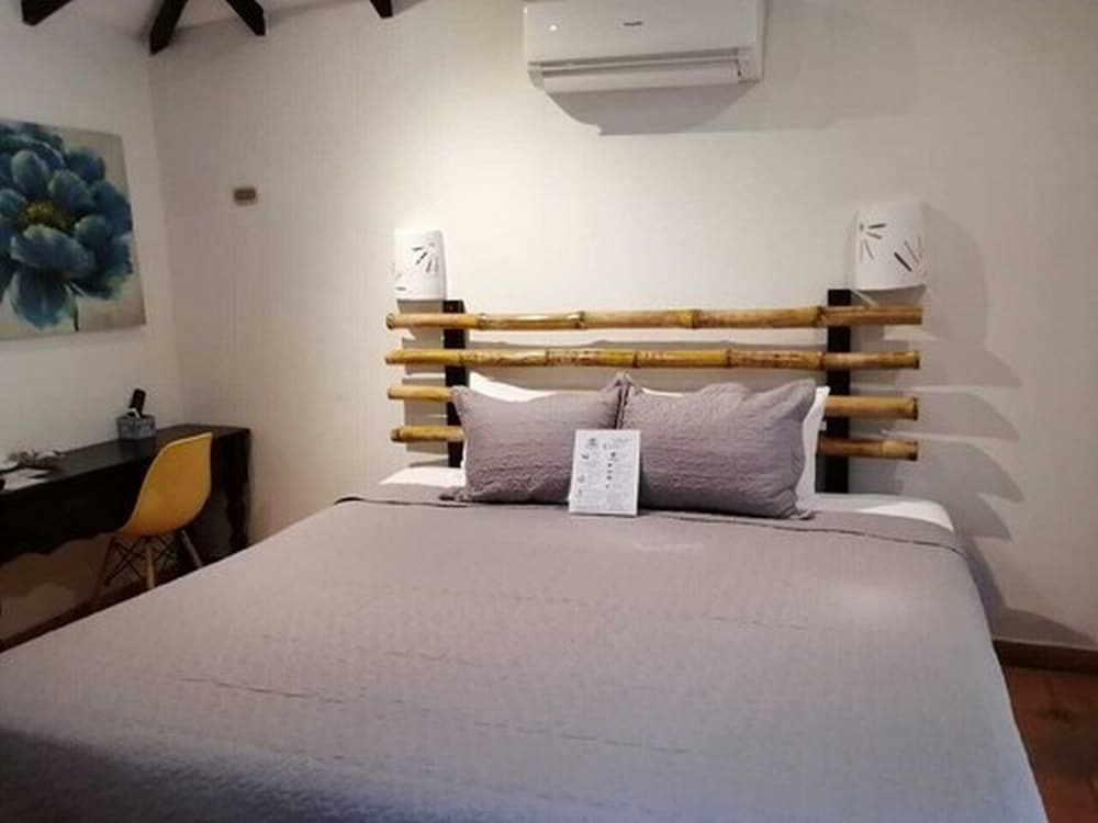 Hotel Pasatiempo 26/89