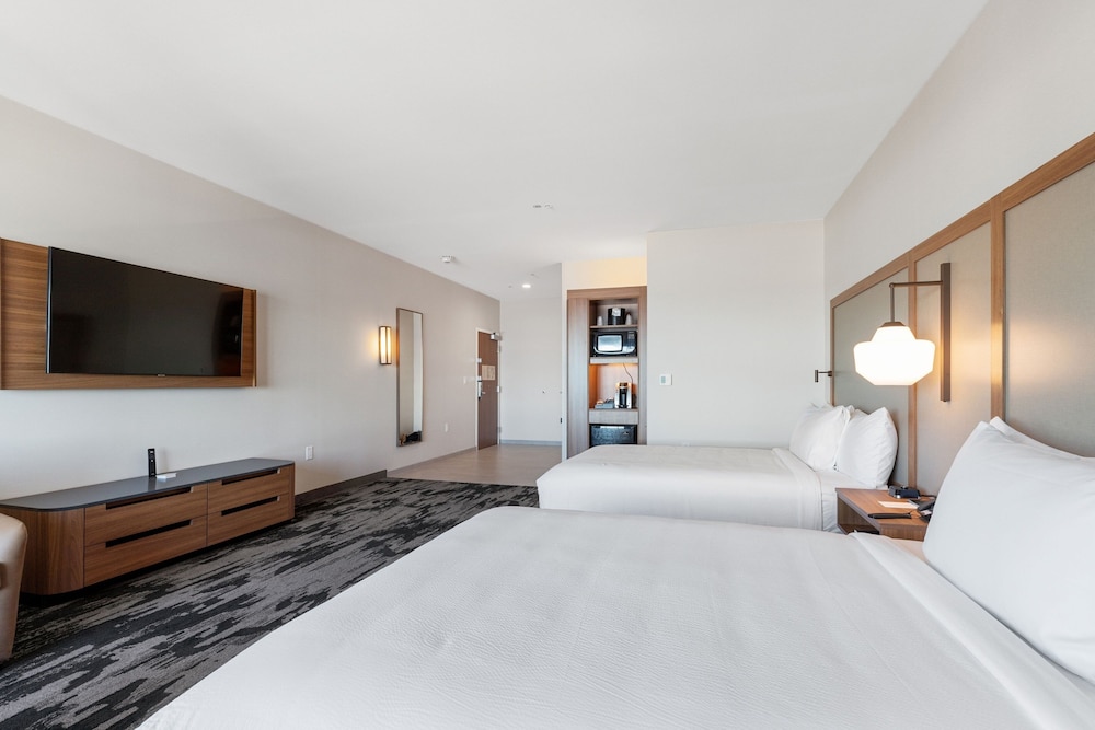 Fairfield Inn And Suites By Marriott San Francisco Pacifica Ex Holiday Inn Express Hotel Suites 13/50