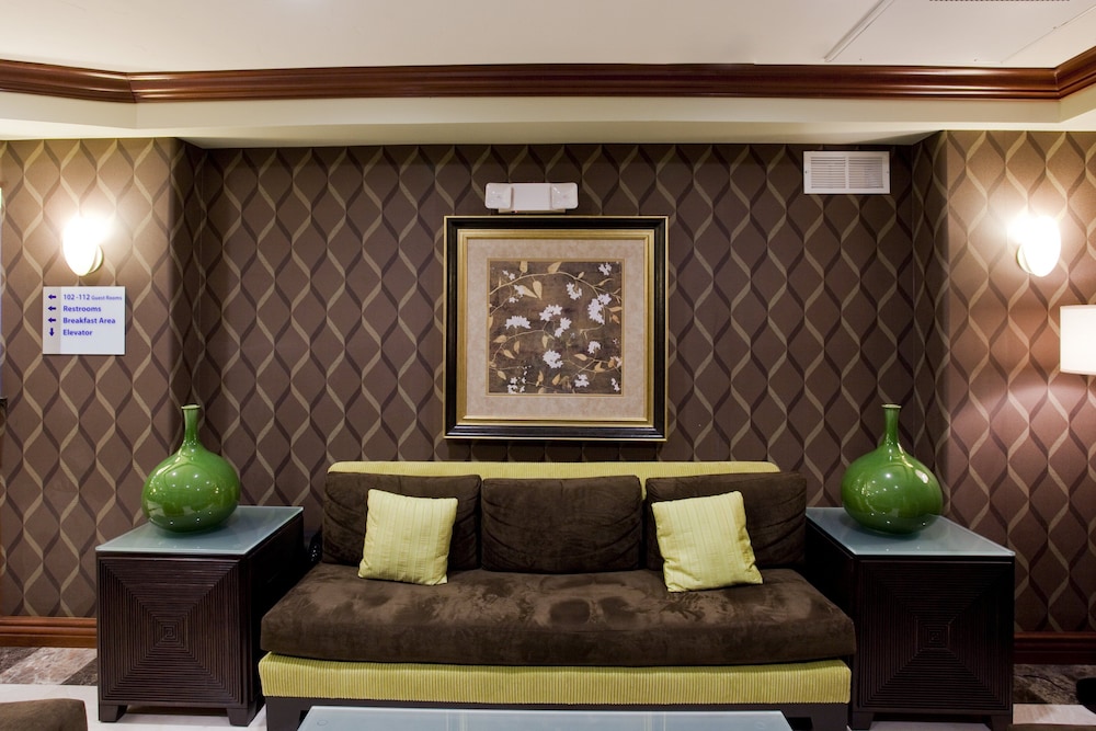 Holiday Inn Express Hotel And Suites Woodland Hills 41/52