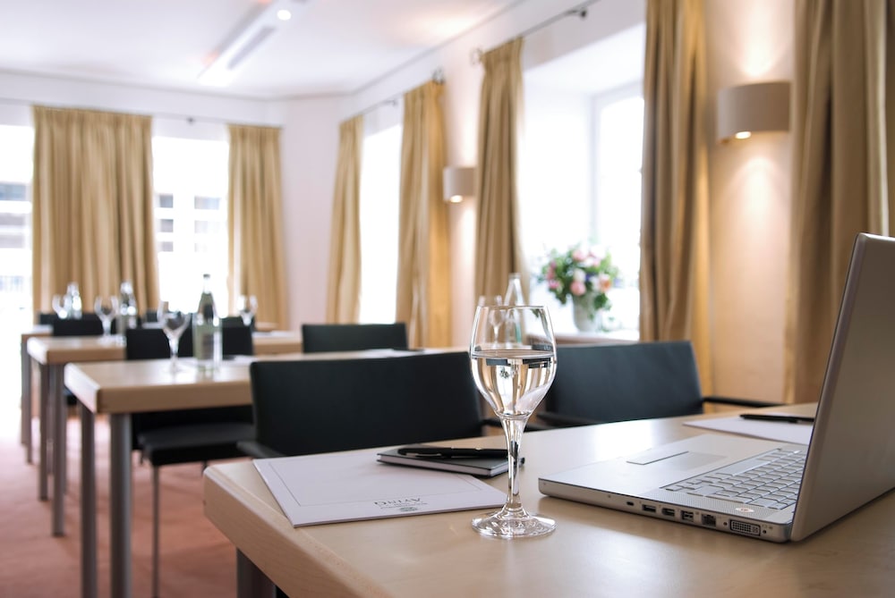 Brauereigasthof-Hotel Aying 44/50