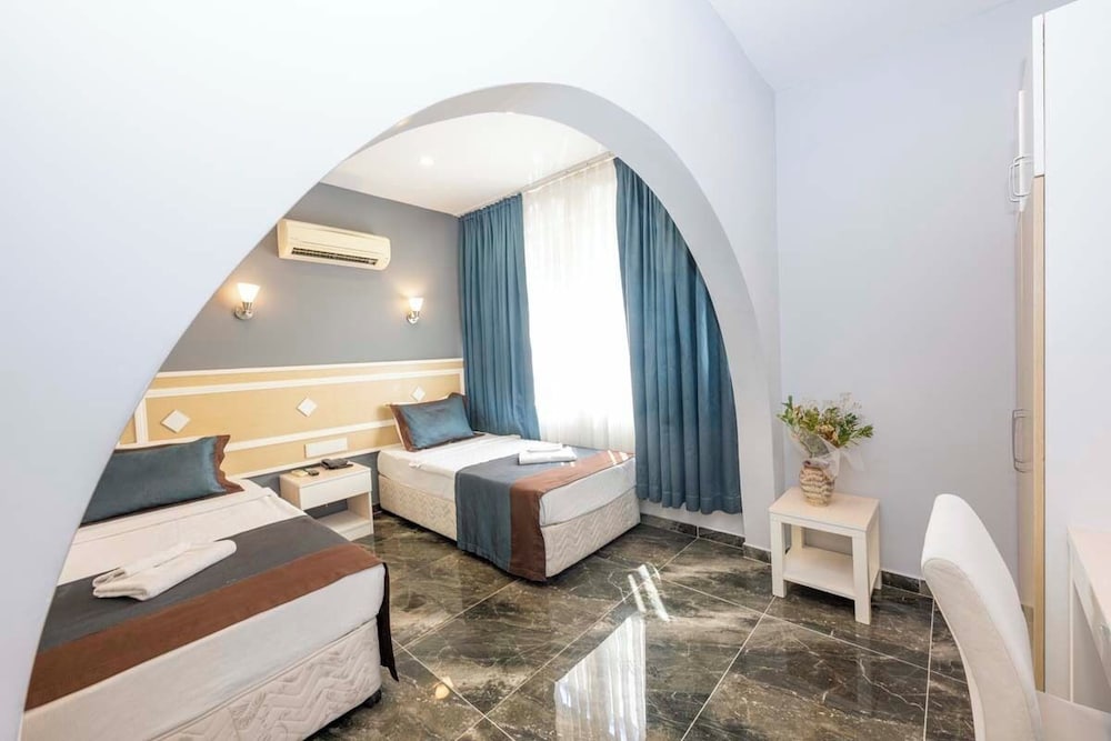 LEGEND TULIP HOTEL 30/52