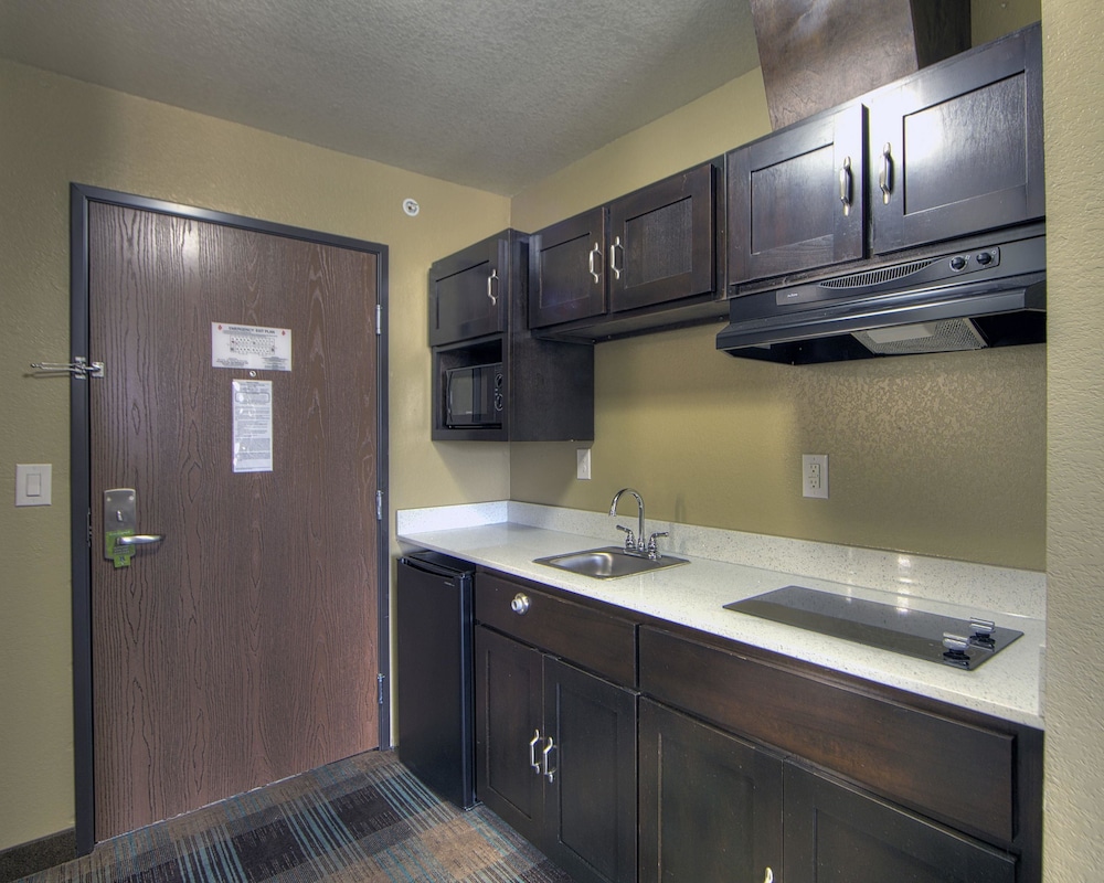 Comfort Inn & Suites Fort Worth West I-30 NAS JRB 14/40