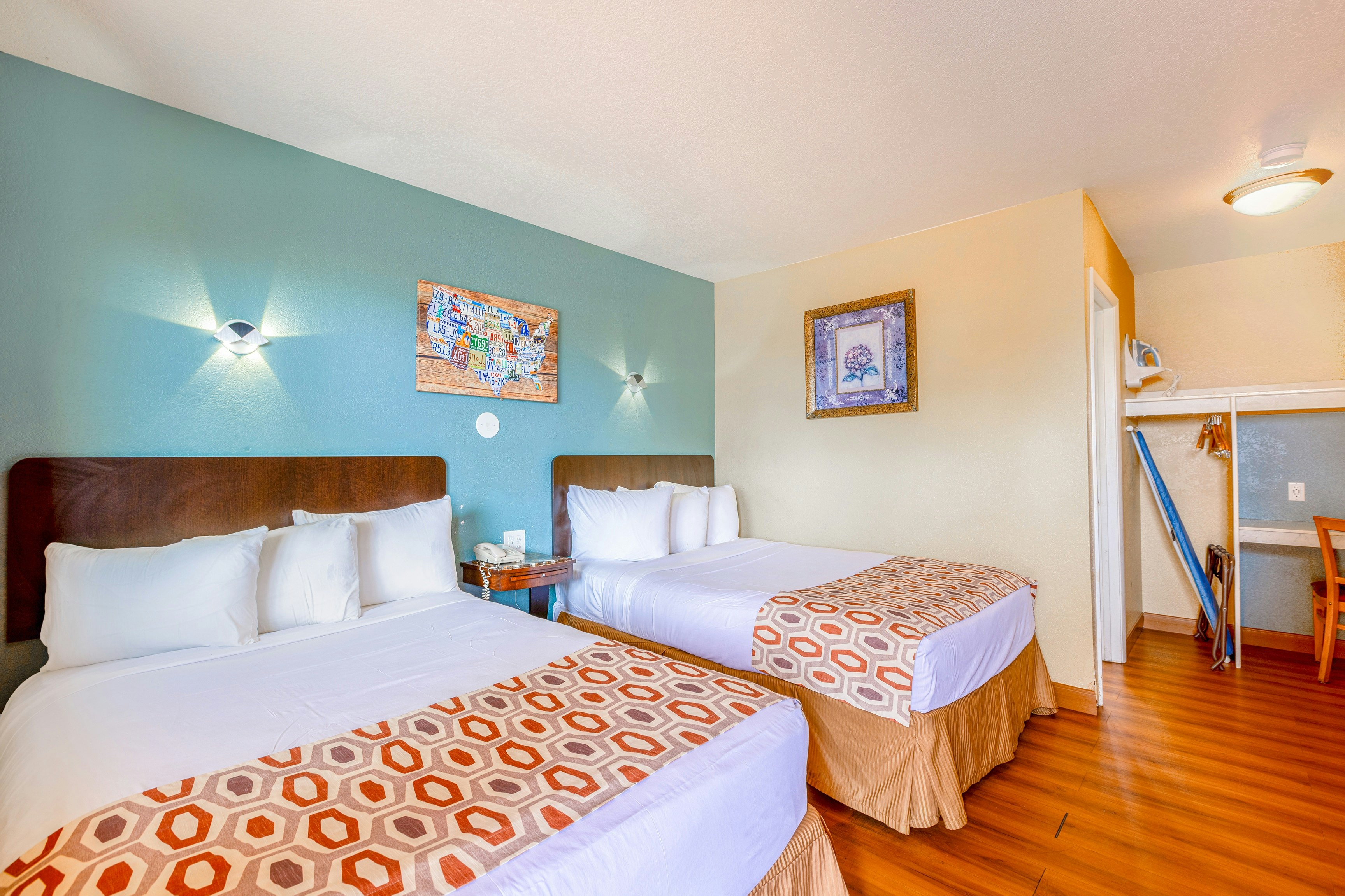 Hotel Avenida - Oceanside Camp Pendleton 11/30