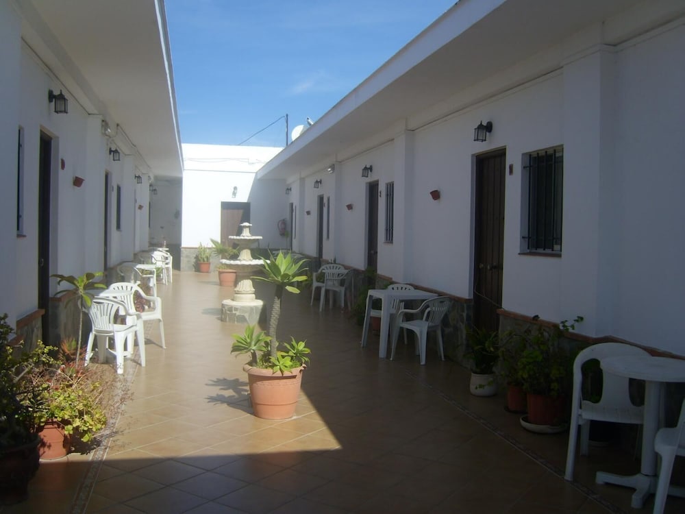 Hostal El Canario 25/36