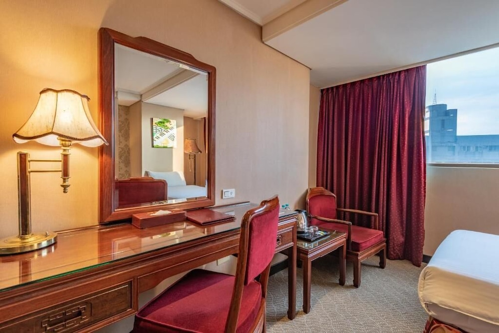 Chuanfu Hotel 22/35