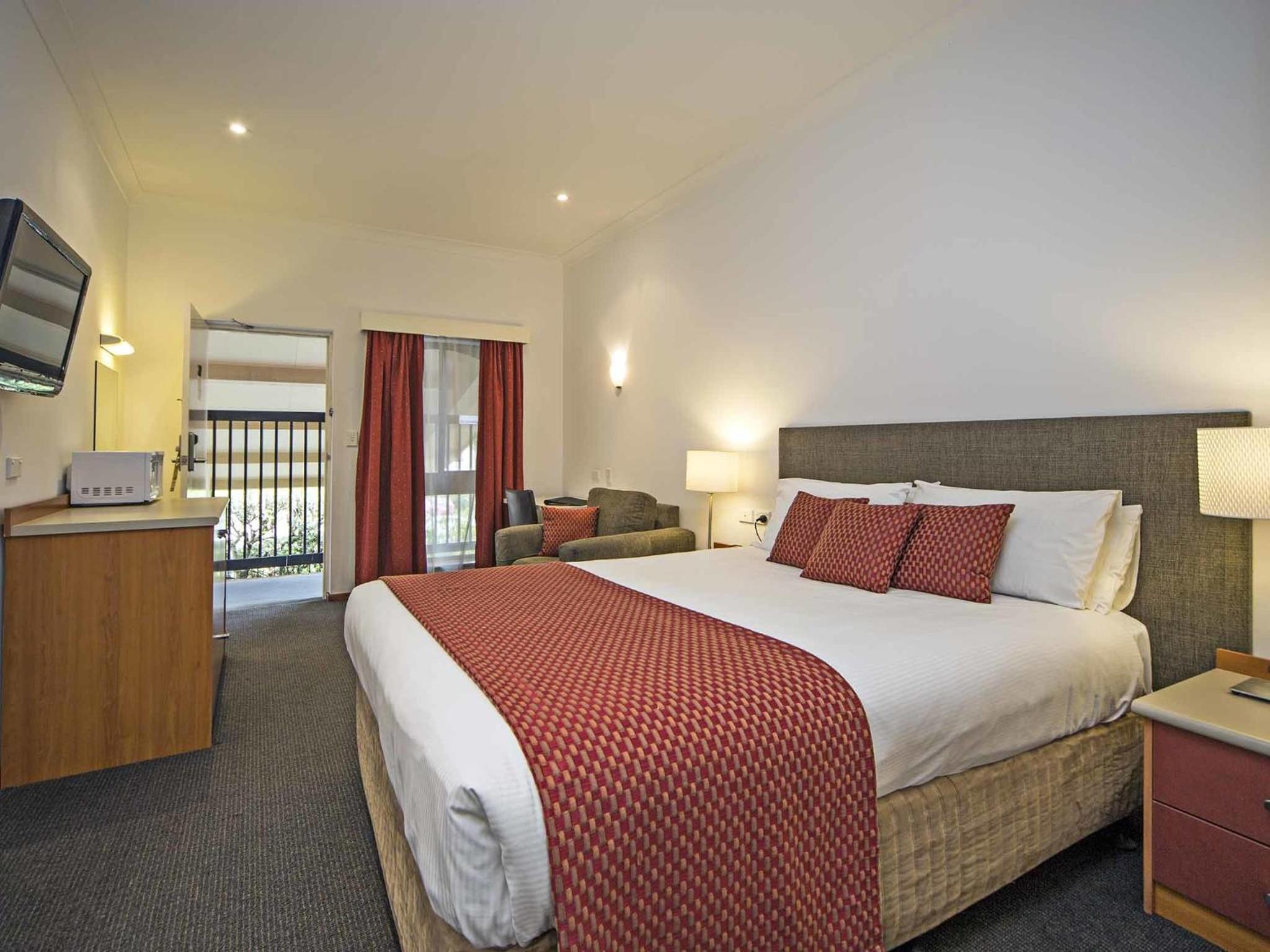 Standard, Double Bed, Comfort Inn and Suites Sombrero Adelaide 4/6
