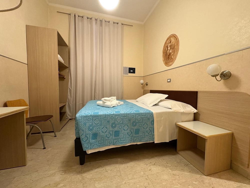 Elide Hotel 32/49