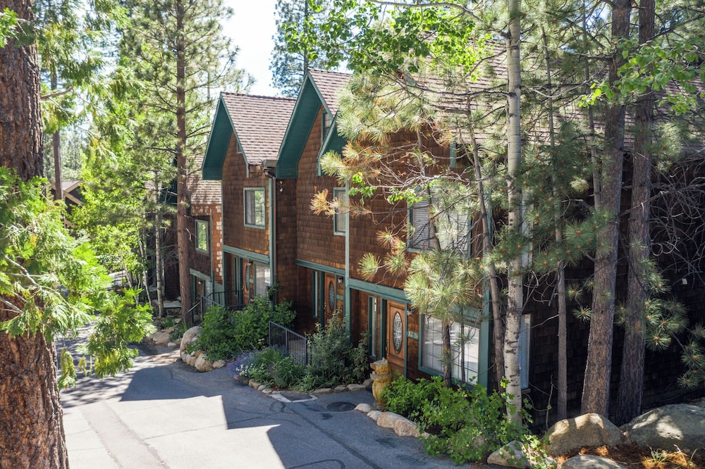 North Lake Lodges 7/50