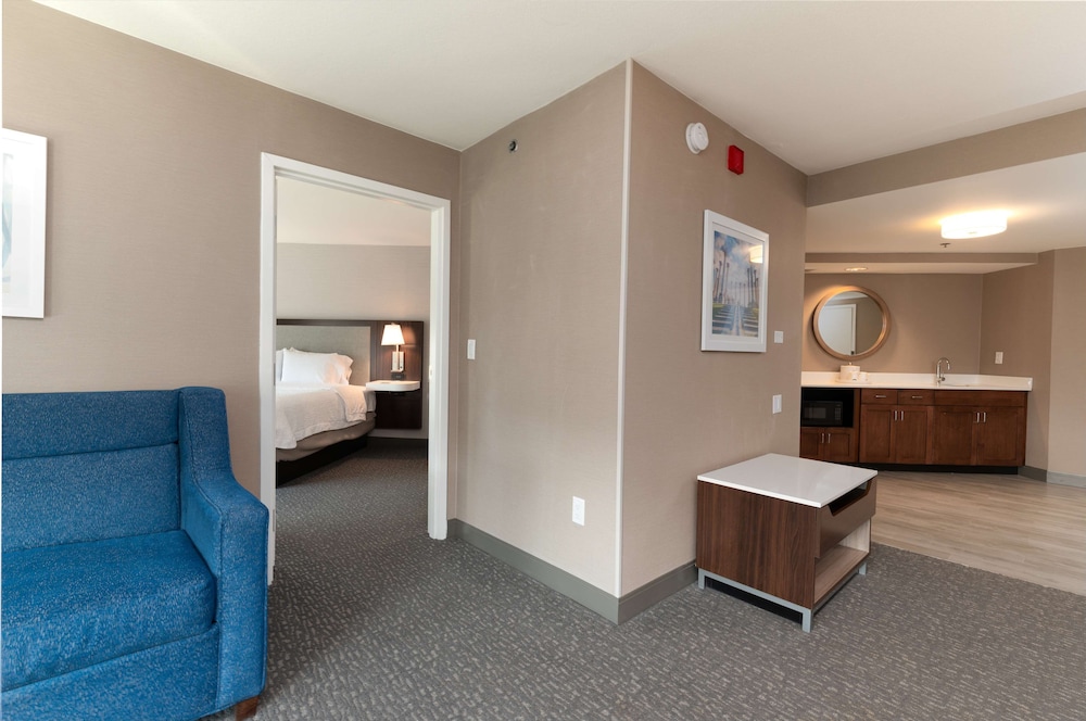Hampton Inn & Suites Arlington Crystal City DCA 43/64