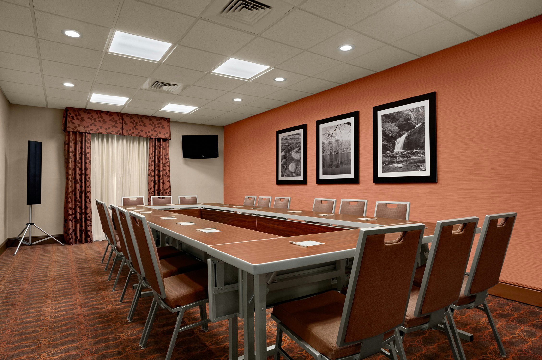 Hampton Inn Magnolia 27/33