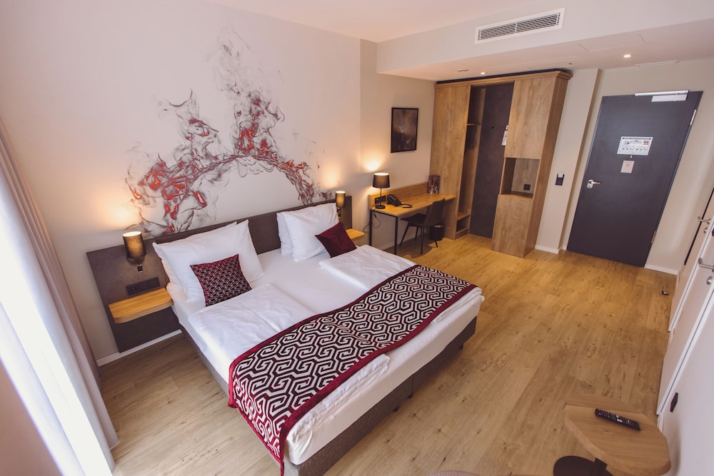 SUPERIOR, DOUBLE BED