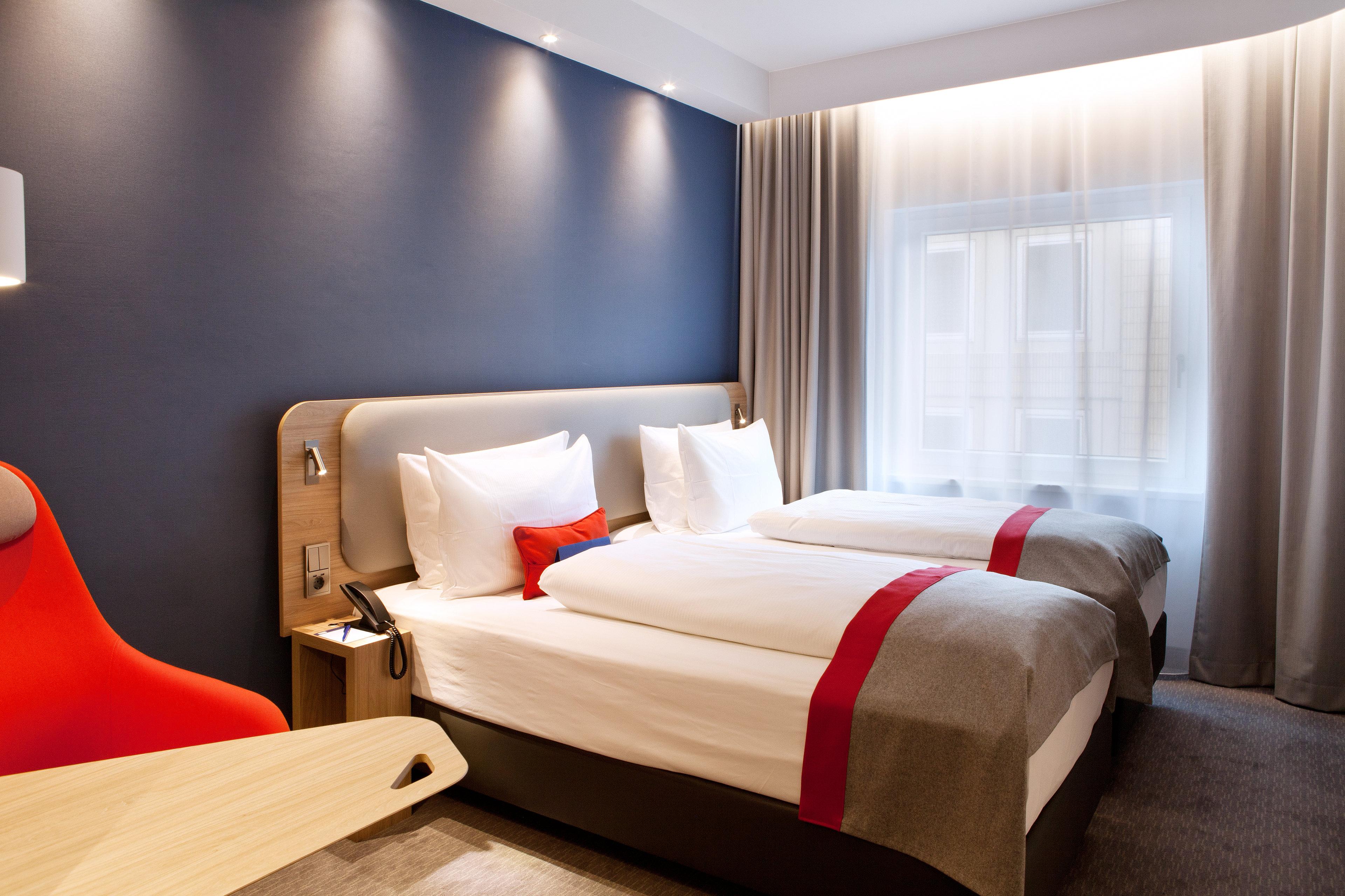 Room, Twin Beds, City View